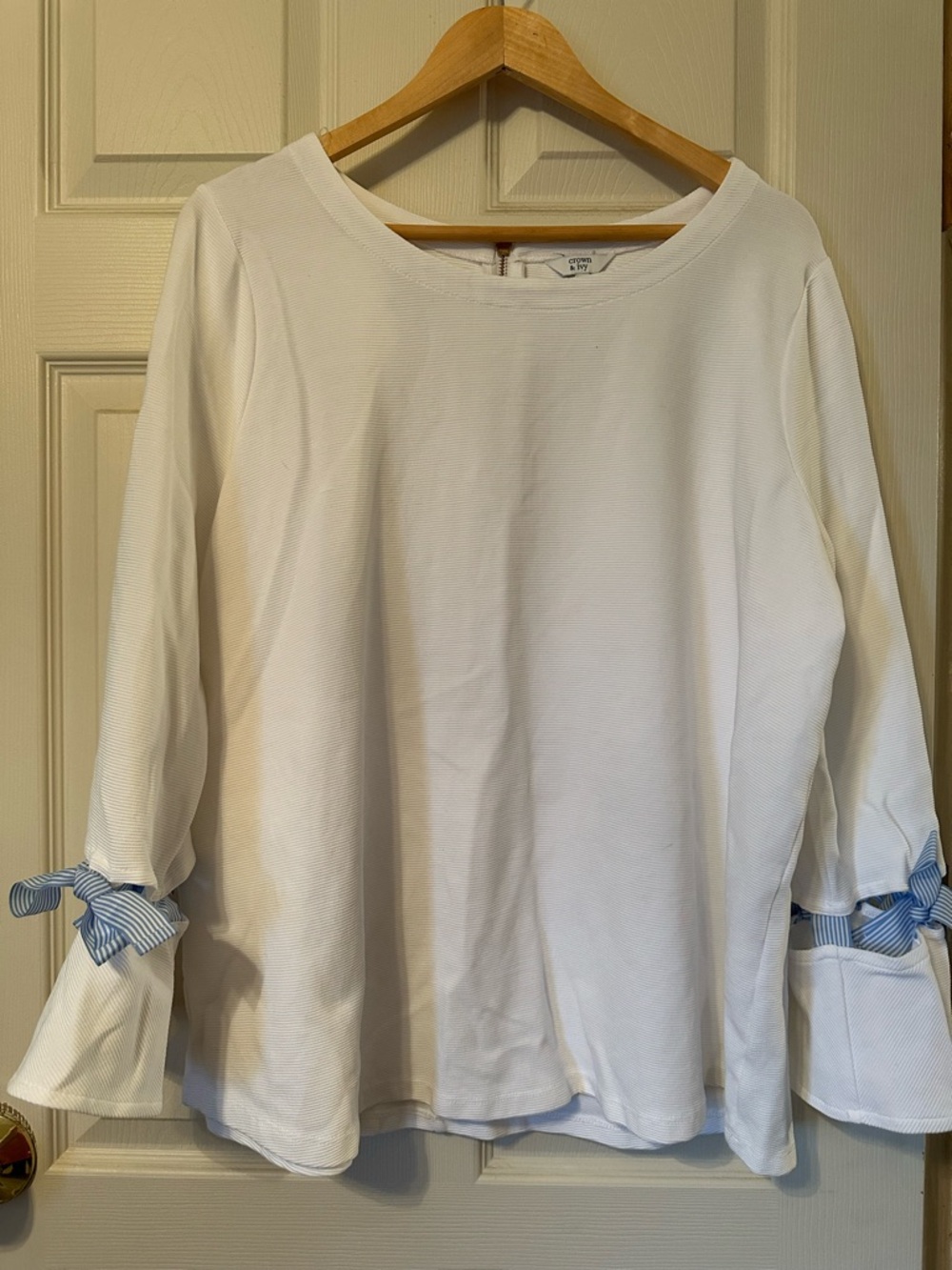 crown & ivy White Ribbed Boatneck Top with Back Zip